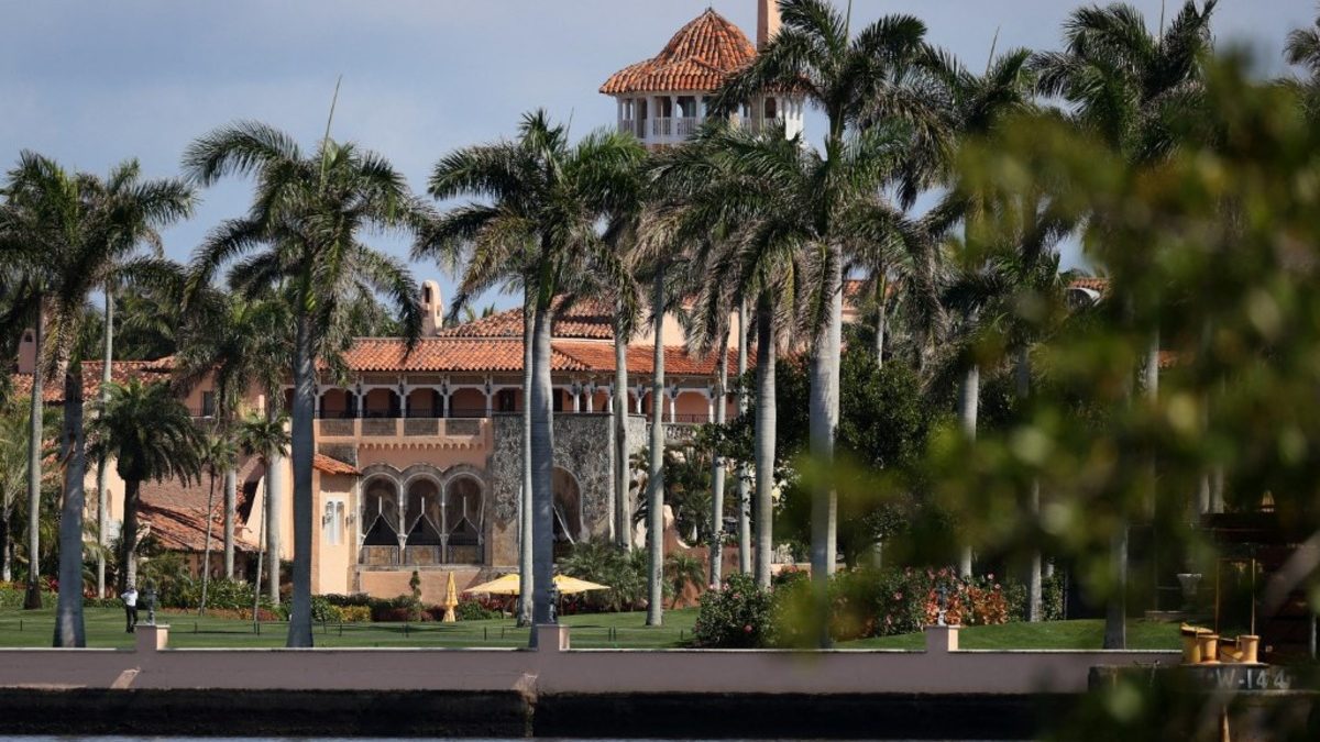 US Secret Service shoots and kills armed man trying to enter Trump’s Mar‑a‑Lago resort US Secret Service shoots and kills armed man trying to enter Trump’s Mar‑a‑Lago resort