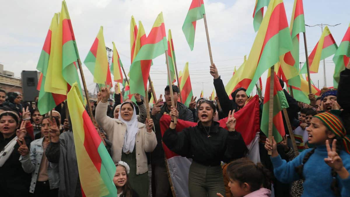Syrian Kurds rally in Qamishli amid fears over integration deal with Damascus