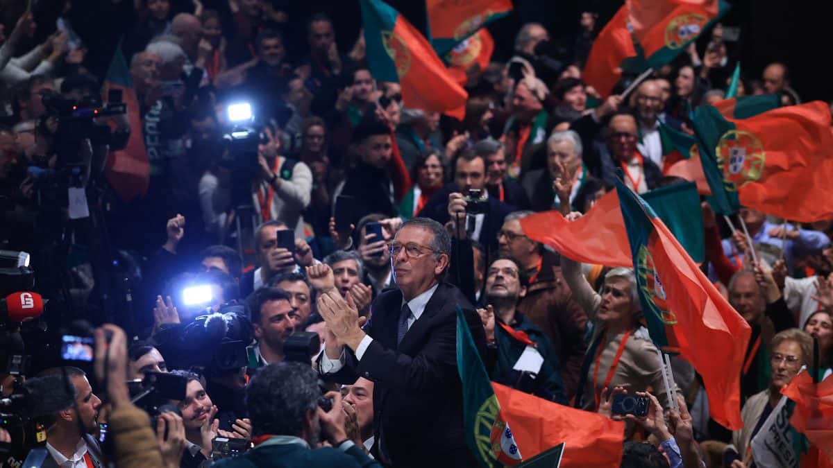 Portugal presidential runoff: Landslide win for centre-left candidate António José Seguro