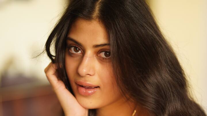 Asha Bhosle's granddaughter Zanai Bhosle launches new romantic song 'Adatein' on Valentine's Day: WATCH