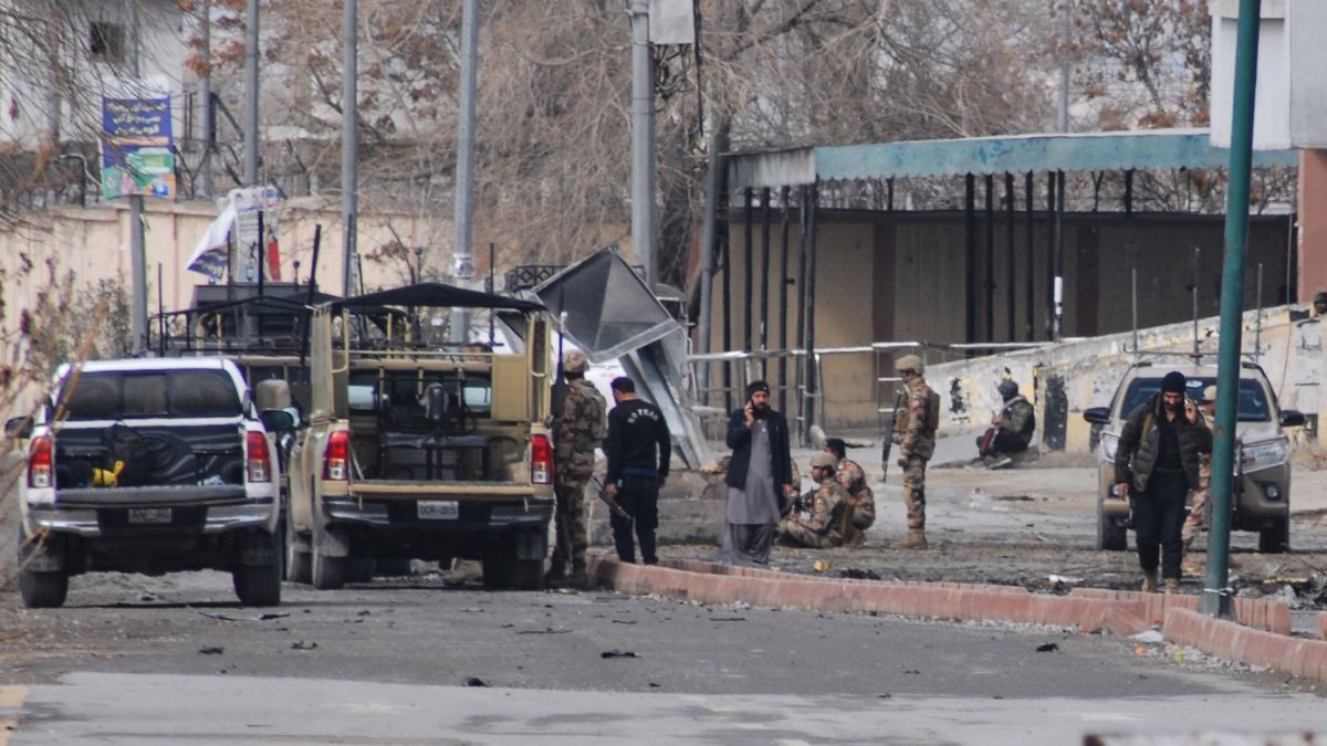 Pakistan: Police van ambush kills 7, including DSP, in Khyber Pakhtunkhwa's Kohat district Pakistan: Police van ambush kills 7, including DSP, in Khyber Pakhtunkhwa's Kohat district