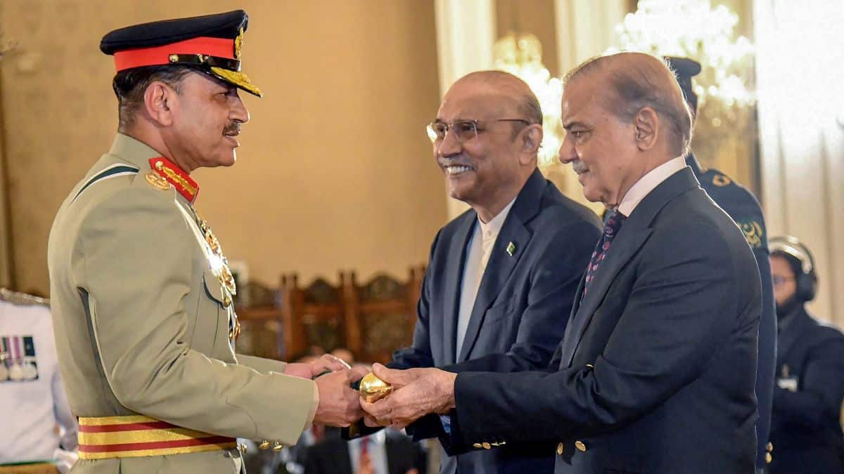 Warum die „Befreiungs“-Rhetorik von Pakistans Munir und Shehbaz Sharif in ...