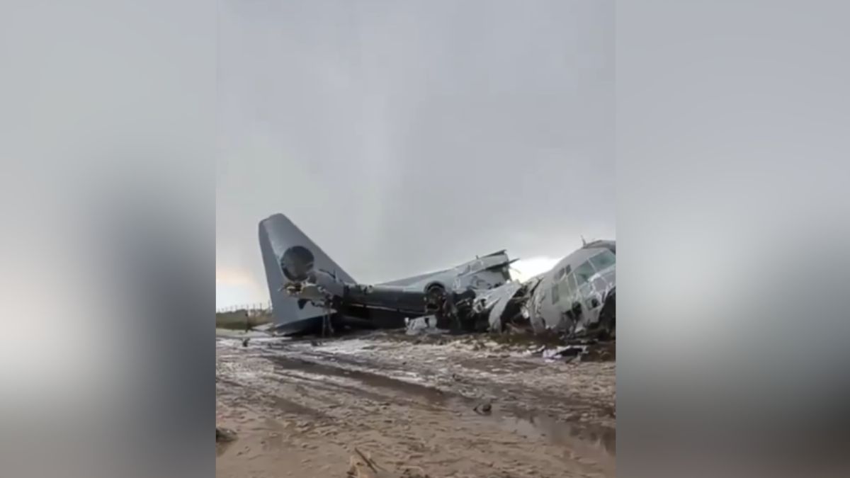 15 dead after cargo plane carrying banknotes crashes in Bolivia 15 dead after cargo plane carrying banknotes crashes in Bolivia