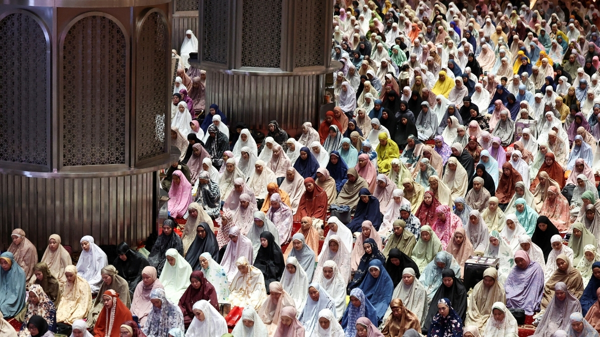 In Photos: How the first day of Ramzan 2026 was observed worldwide In Photos: How the first day of Ramzan 2026 was observed worldwide
