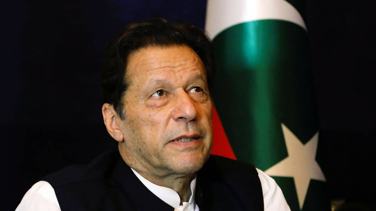 'Deserves to be treated with dignity': Gavaskar, Kapil Dev among 14 captains write to Pakistan govt to support Imran Khan