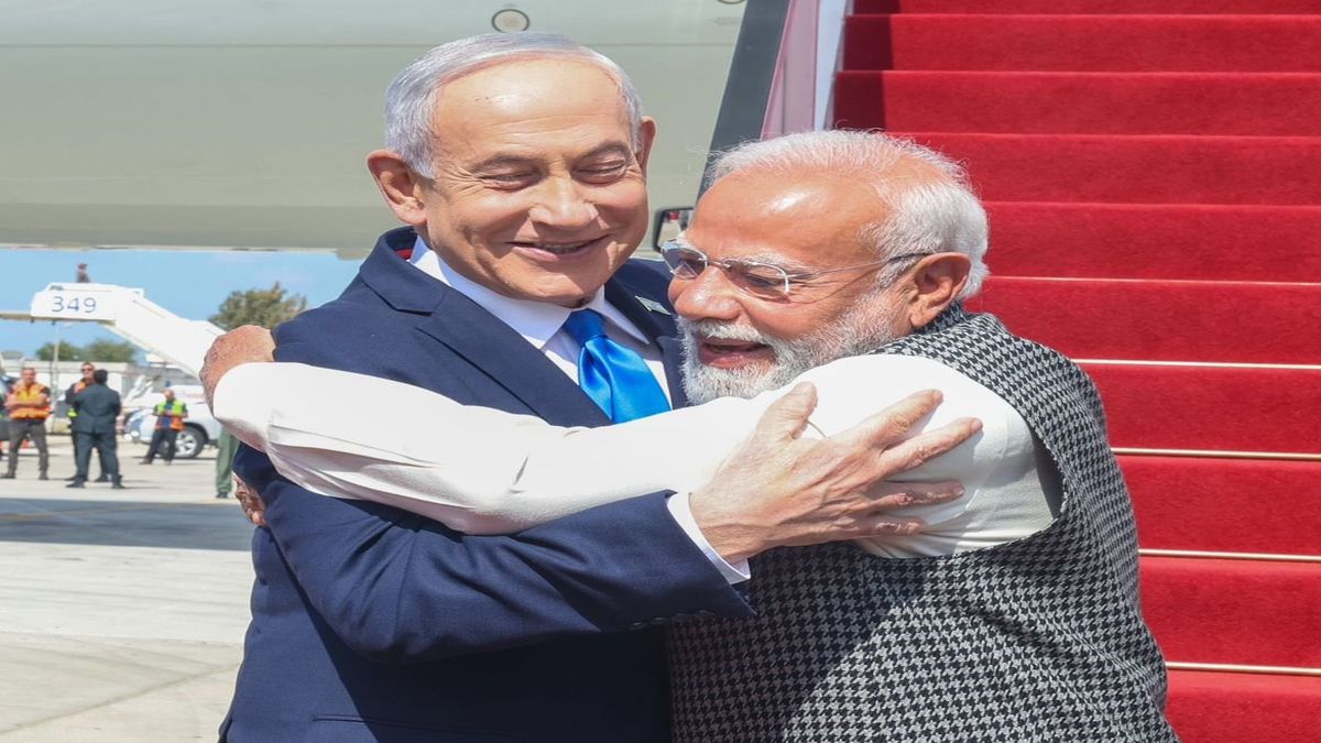 Hugs, praise and more… The Modi-Netanyahu friendship looks solid Hugs, praise and more… The Modi-Netanyahu friendship looks solid