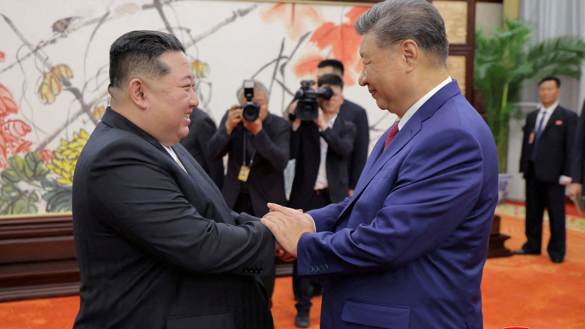 China's first North Korea-bound passenger train to depart from Beijing today China's first North Korea-bound passenger train to depart from Beijing today