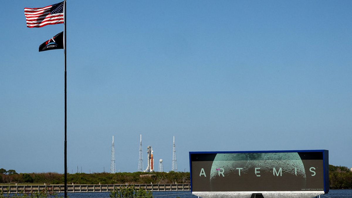 Nasa's next-generation moon rocket, the Space Launch System (SLS) rocket with the Orion crew capsule, sits on Pad 39B ahead of a second launch attempt at the Kennedy Space Center in Cape Canaveral. Reuters Nasa's next-generation moon rocket, the Space Launch System (SLS) rocket with the Orion crew capsule, sits on Pad 39B ahead of a second launch attempt at the Kennedy Space Center in Cape Canaveral. Reuters
