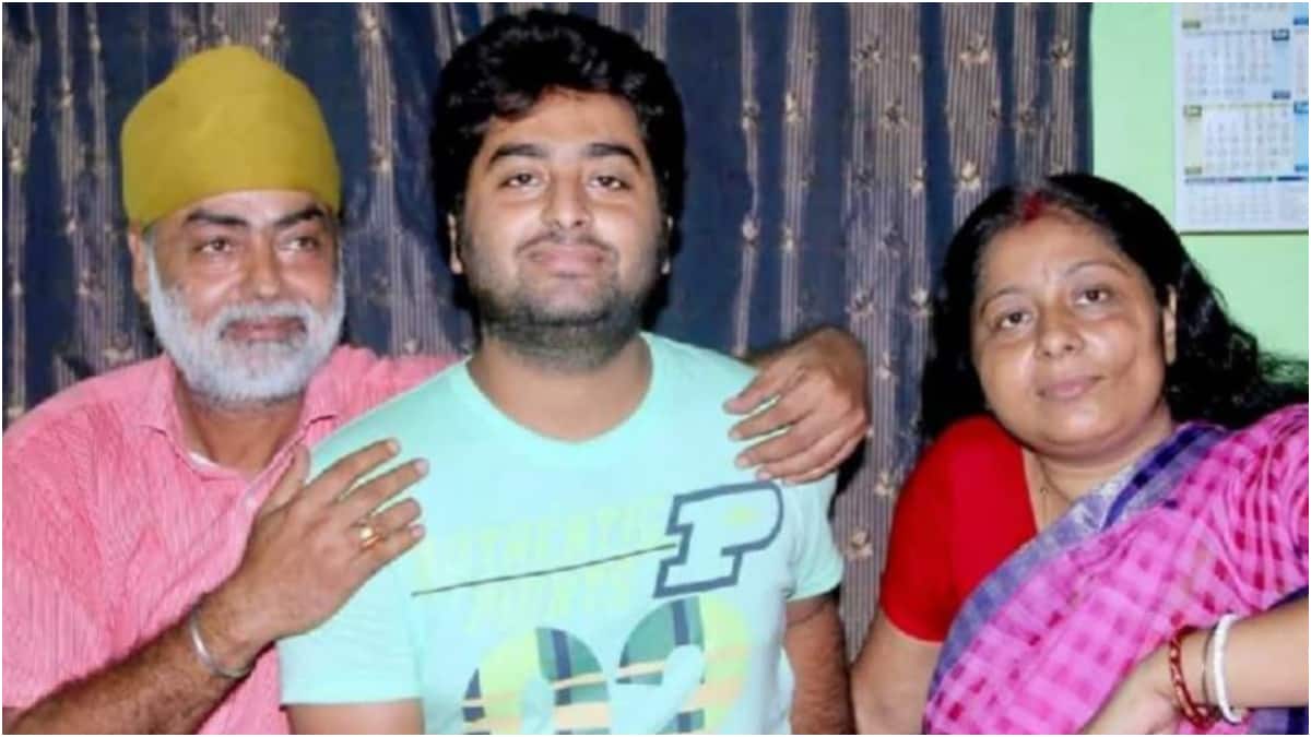 Arijit Singh's father recalls how singer did kirtans at local Gurudwara, reveals they're originally from Lahore