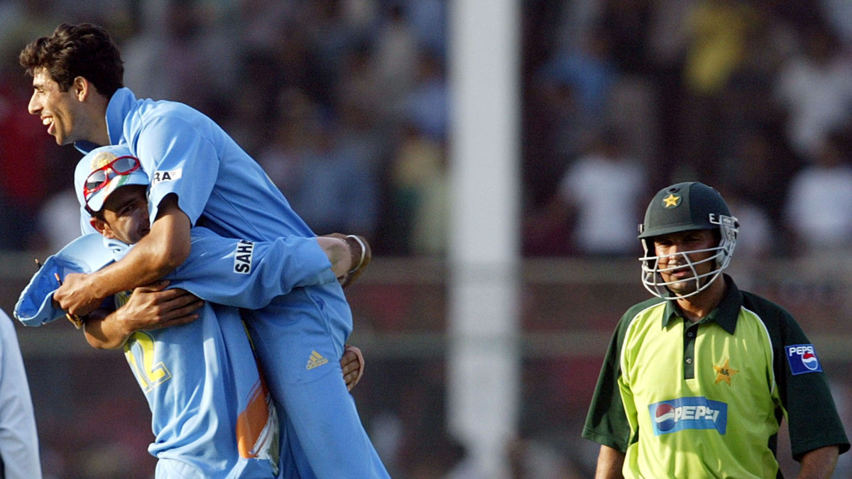 जब IND-PAK थ्रिलर ने एक प्रतिष्ठित दौरे की शुरुआत की, तो कट्टर प्रतिद्वंद्वियों के बीच द्विपक्षीय क्रिकेट को मेनू पर वापस लाया गया