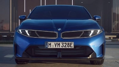 BMW নতুন i3 ইলেকট্রিক সেডান উন্মোচন করল: ভারতে কি আসছে?
