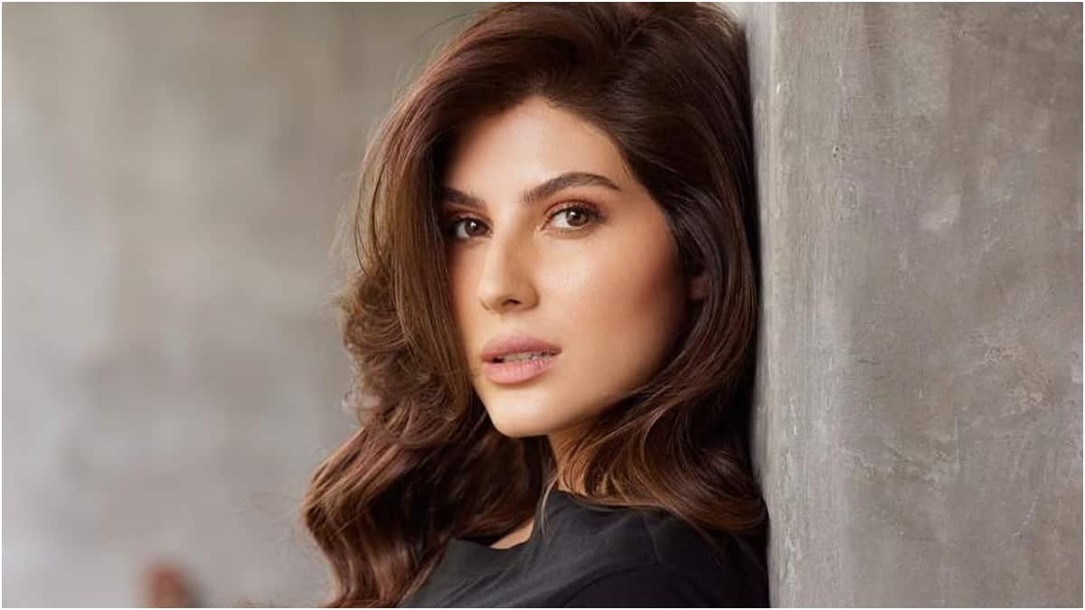 Elnaaz Norouzi reacts to US-Israel strikes on Iran, calls Ali Khamenei death 'most incredible news'