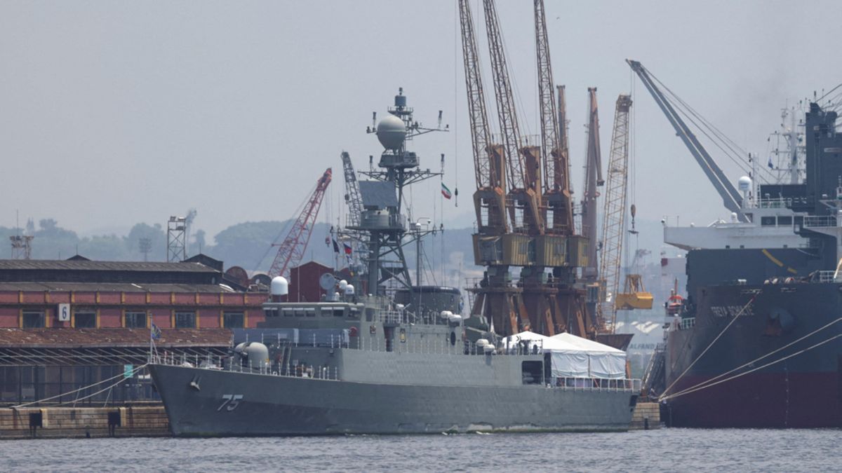 Over 100 missing, dozens wounded after submarine attack on Iranian ship near Sri Lanka Over 100 missing, dozens wounded after submarine attack on Iranian ship near Sri Lanka