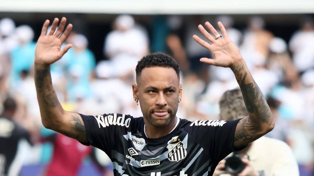 Neymar request draws ‘football isn’t exact science’ response from Brazil coach amid pressure from legends