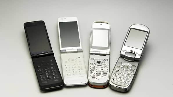 Goodbye garakē: The flip phone that defined Japanese internet culture switching off one last time