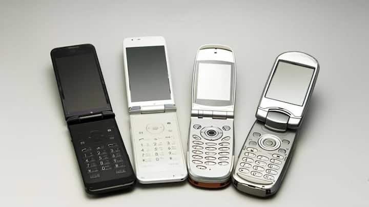 Goodbye garakē: The flip phone that defined Japanese internet culture switching off one last time Goodbye garakē: The flip phone that defined Japanese internet culture switching off one last time