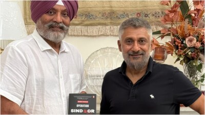 বিবেক অগ্নিহোত্রী লেফটেন্যান্ট জেনারেল কেজেএস ধিলনের বইয়ের উপর ভিত্তি করে 'অপারেশন সিঁদুর' পরিচালনা করবেন