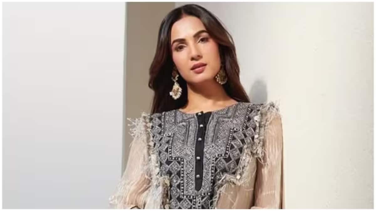 Sonal Chauhan stranded in Dubai amid US-Iran conflict, seeks help from PM Narendra Modi