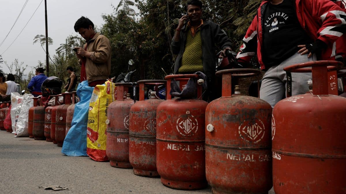 After LPG shortage, will piped gas supply be next in India?