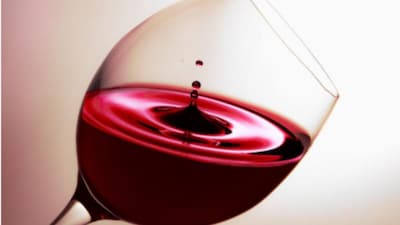 Study shows that thinking about certain types of alcohol can alter your mood and trigger certain mindsets. Image courtesy: Pixabay