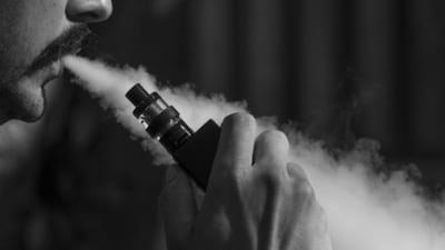 Vaping likely to cause lung and oral cancer, Australian researchers find in new review of evidence. Image courtesy: Pixabay