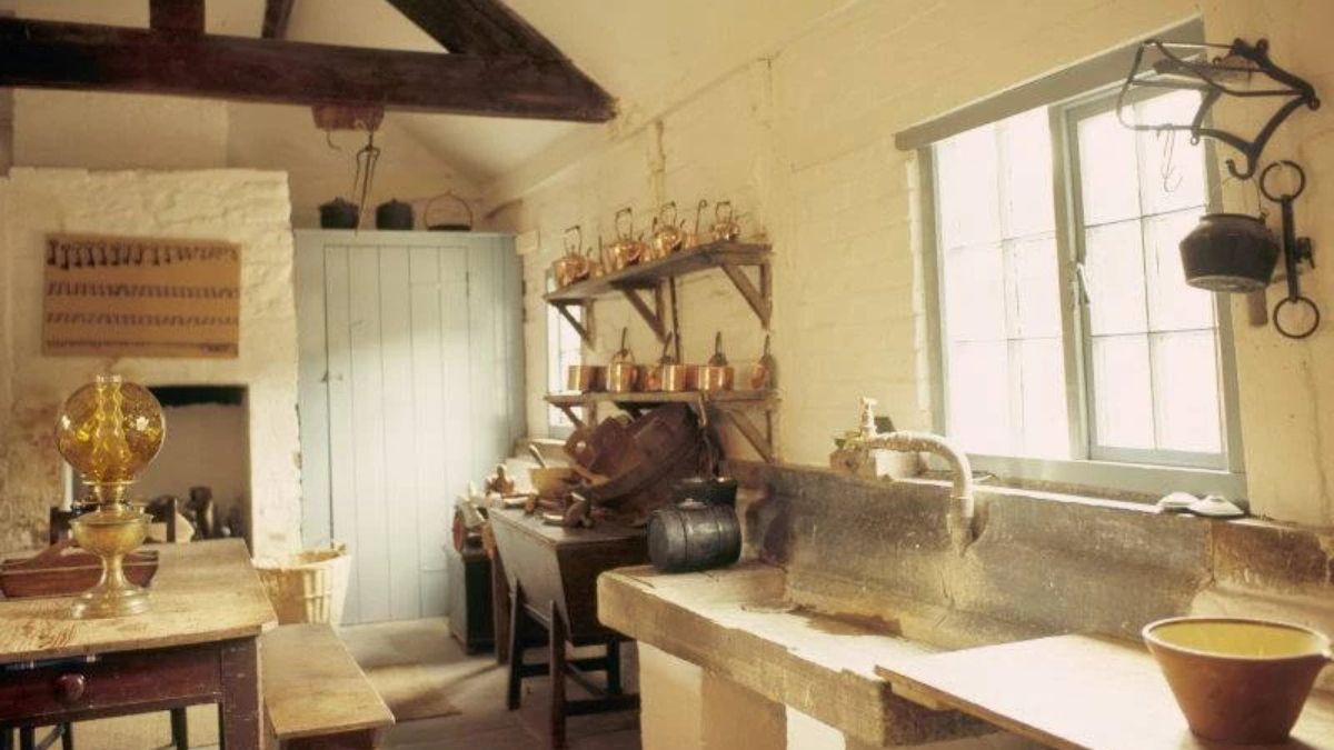 Rent Jessie Buckley's 'Hamnet' Farmhouse Now