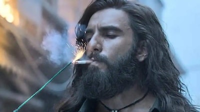 रणवीर सिंह का युग: 'धुरंधर 2' की सफलता पर कशिका कपूर और कृष्णा गौतम.