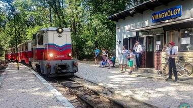 This European train line is operated almost entirely by children