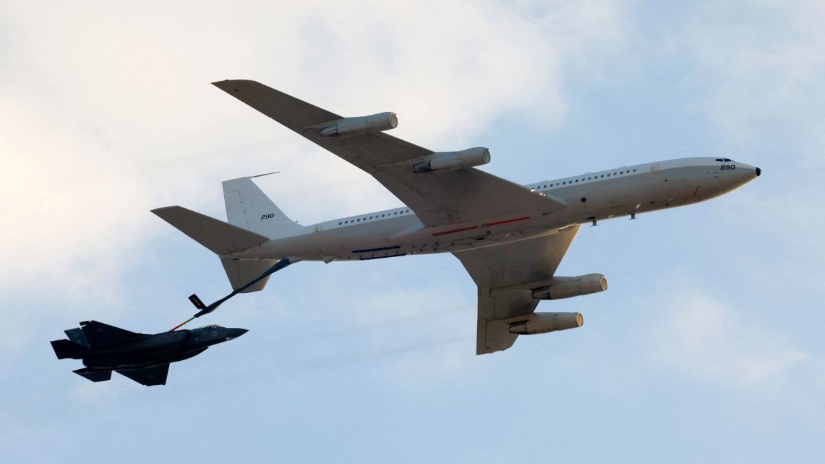 What caused US’ KC-135 plane to crash in western Iraq?