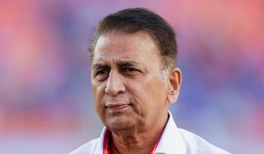 Sunil Gavaskar gave an emotional speech as he honoured Indian cricket great Nari Contractor. Image: PTI