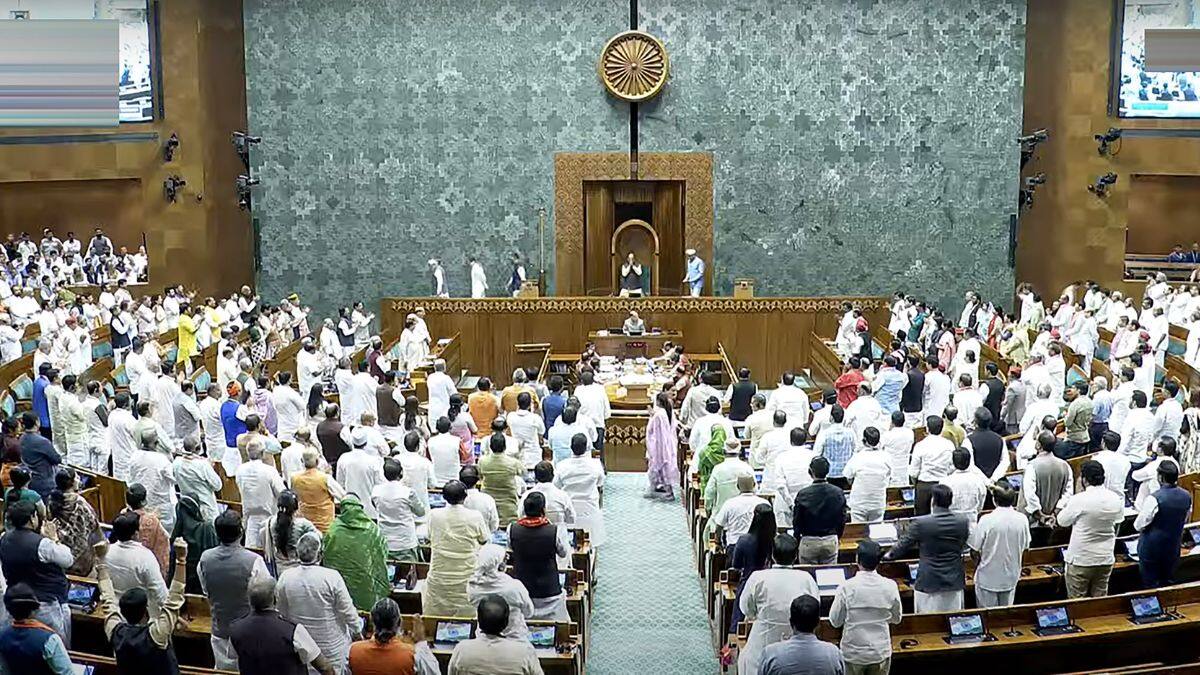 Why has Centre proposed increasing Lok Sabha size from 550 to 850 seats?