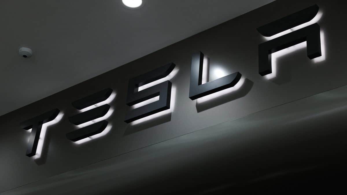 Tesla hires engineers for Taiwan Terafab project