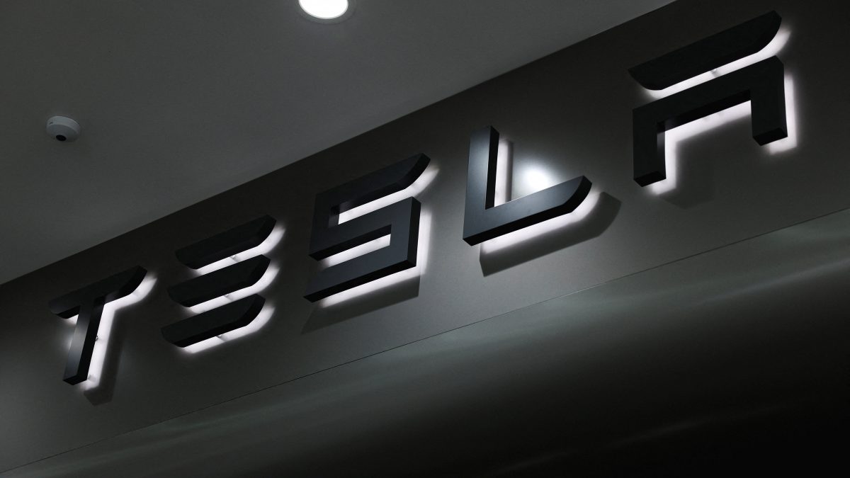 Tesla hires engineers for Taiwan Terafab project