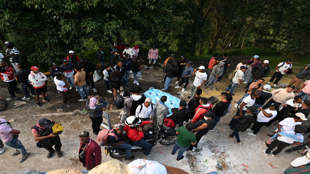 Highway bomb attack kills 10 in Colombia ahead of presidential elections