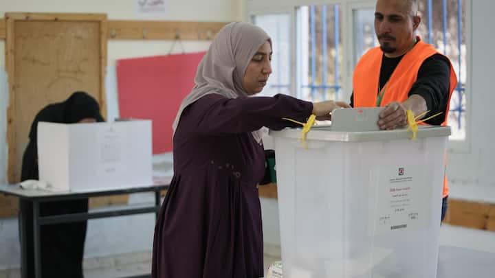 Palestinian President Abbas’ Fatah dominates West Bank & Gaza local elections