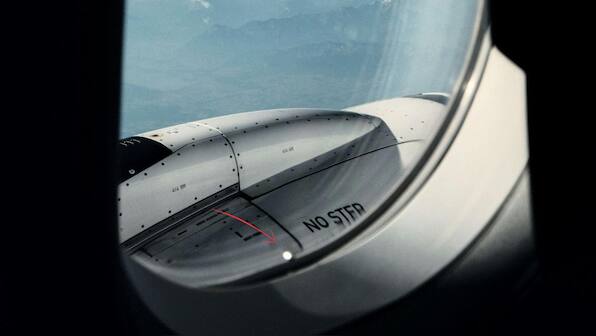 Why do airplane windows have a tiny hole? Here’s what it actually does ...