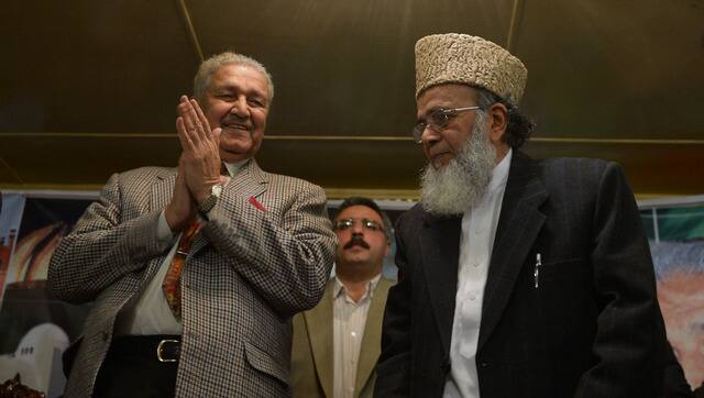 Former Pakistani nuclear scientist Abdul Qadeer Khan and Syed Munawar Hassan, president of Jamaat-e-Islami party. AFP