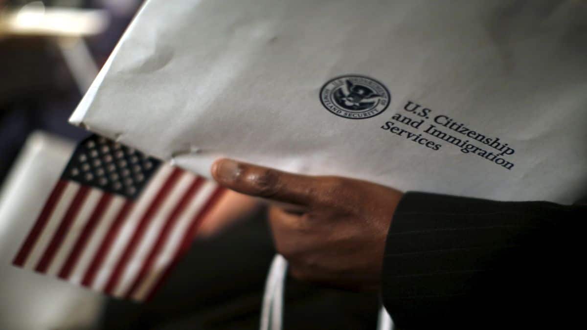 US state looks to limit H-1B hiring through new law. What is House File 2513?