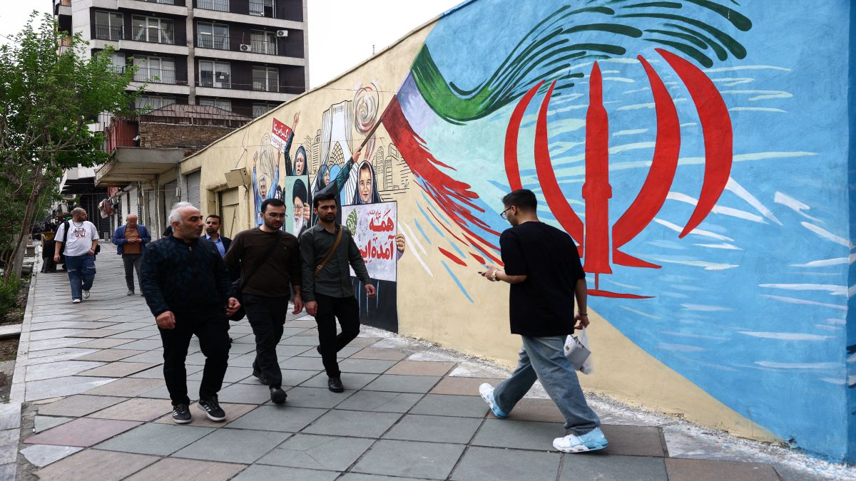 Iran-Israel War Live Updates: US urges citizens to leave Iran after partial airspace reopening, advises use of flights or land exits Iran-Israel War Live Updates: US urges citizens to leave Iran after partial airspace reopening, advises use of flights or land exits