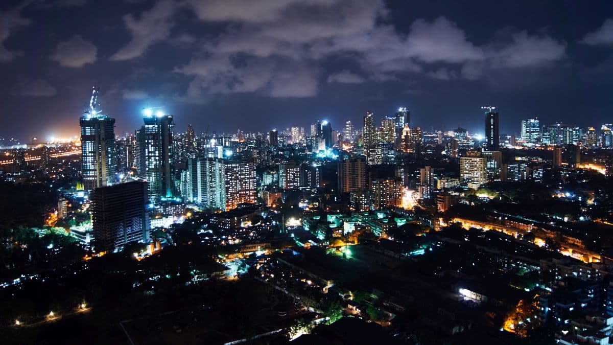 Mumbai recorded 15 additional very warm nights per summer between 2012 and 2022. Skye Vidur via Wikimedia Commons