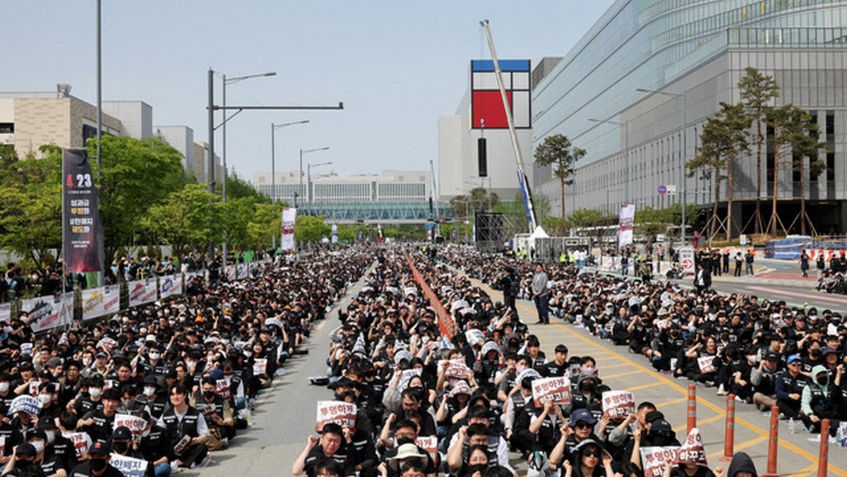 Samsung workers plan mega strike: Will it make phones and laptops more expensive?