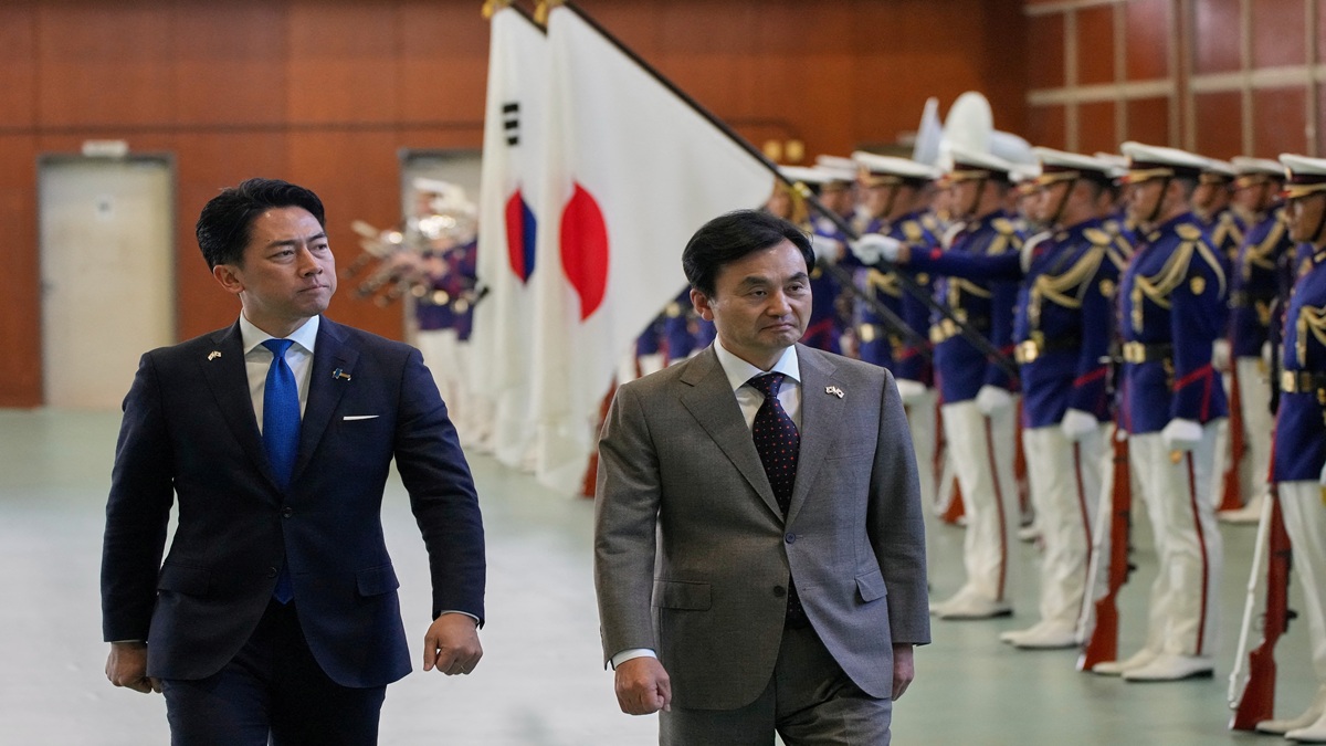 South Korea, Japan Discuss Military Logistics Pact