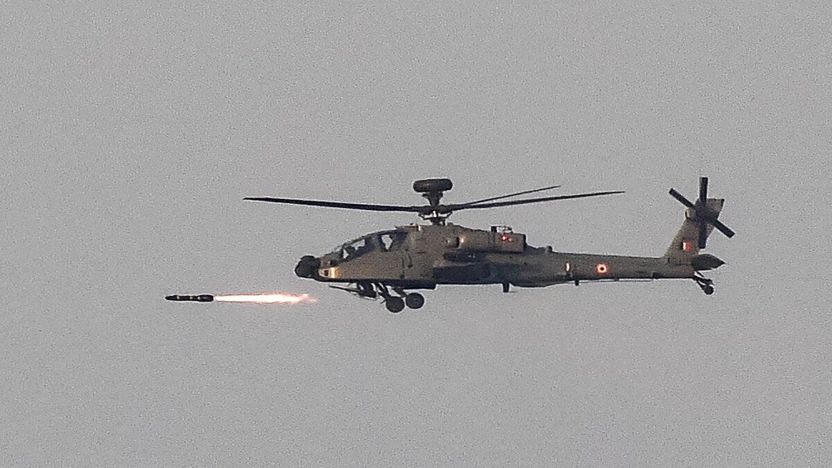 US clears $428 million military support package for India’s Apache helicopters and M777 Howitzers US clears $428 million military support package for India’s Apache helicopters and M777 Howitzers