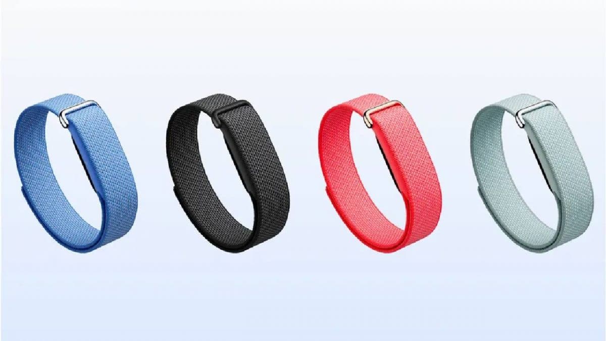 Fitbit Edge Leak Suggests Compact Tracker Could Replace Charge