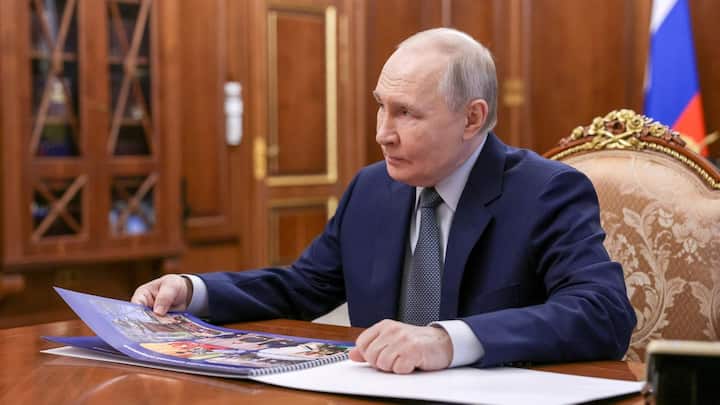 Assassination threats or coup? Why has the Kremlin tightened security around Putin? Assassination threats or coup? Why has the Kremlin tightened security around Putin?