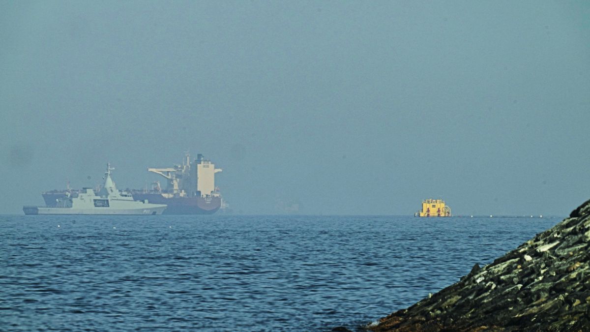 A cargo ship attacked near Strait of Hormuz as tensions persist despite ...