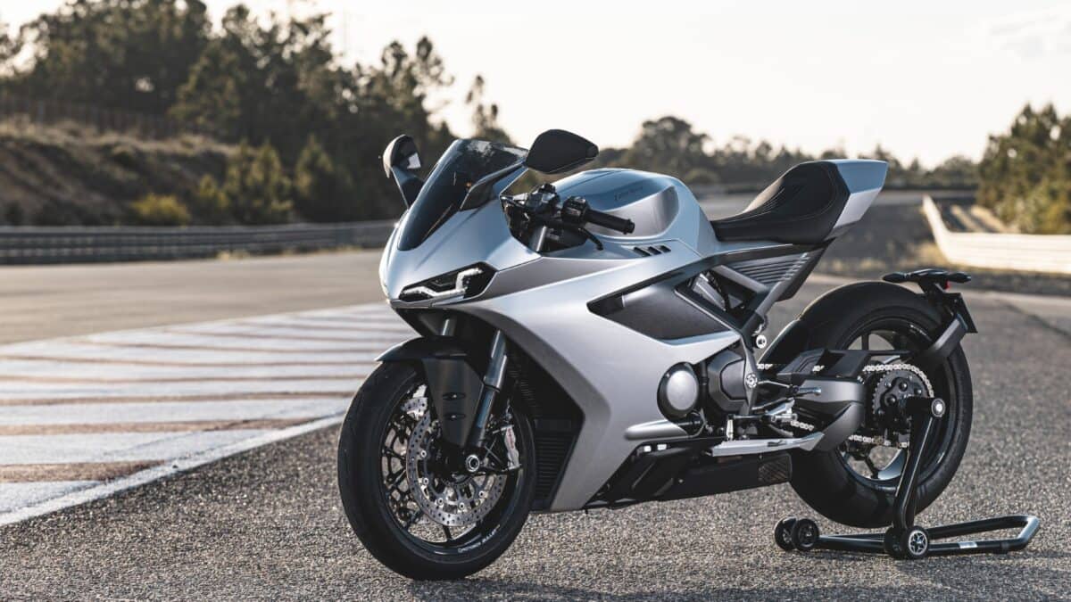 India’s superbike moment: Norton Manx R engine to be assembled at TVS ...