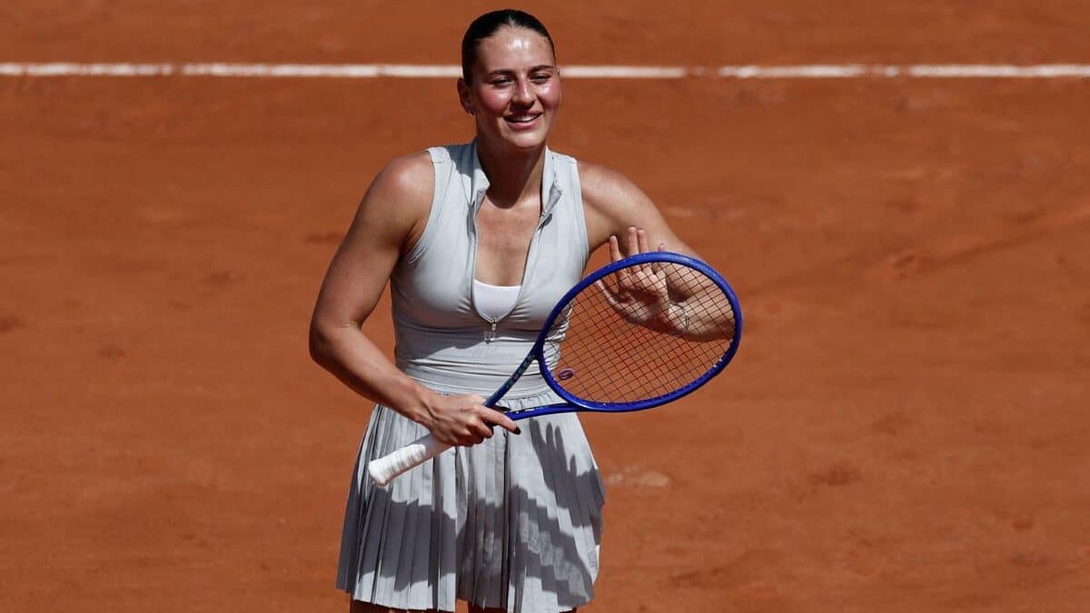 ‘Missile destroyed a building near my parents’ house this morning’: Marta Kostyuk stuns French Open crowd after win