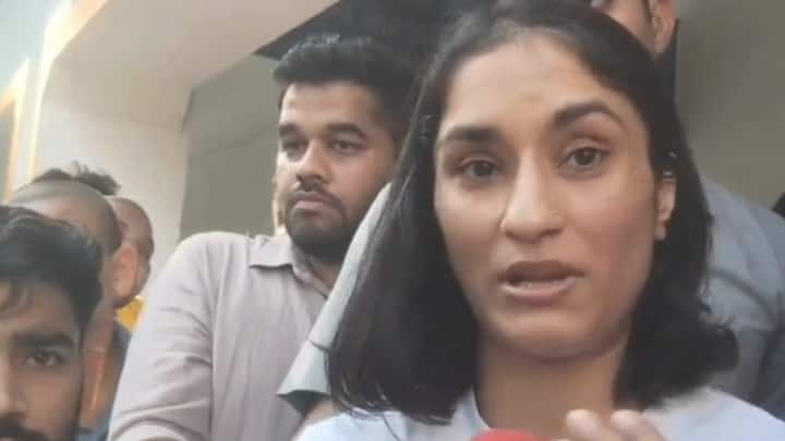 Vinesh Phogat vs WFI Highlights: Vinesh refuses to bow down before Brij Bhushan, Sanjay Singh; says 'He wants me to retire'