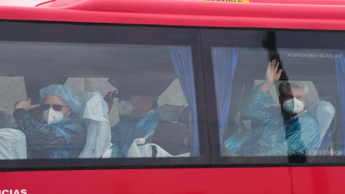 Quarantine, testing and more… What awaits passengers after evacuating ...